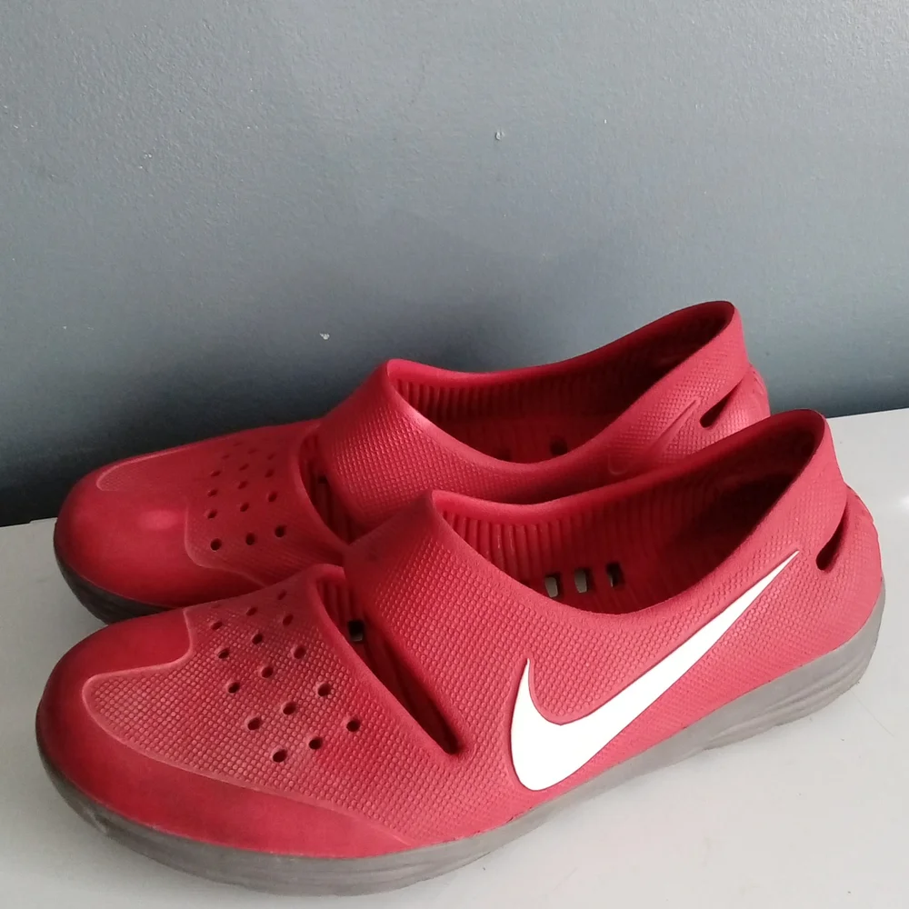 Nike Water Shoes Red‎ Slip On Athletic Aqua Clogs Mens size 15